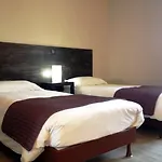 Hotel Kyriad Sud 3*