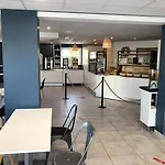 凯雷亚德珀皮格兰苏酒店 酒店