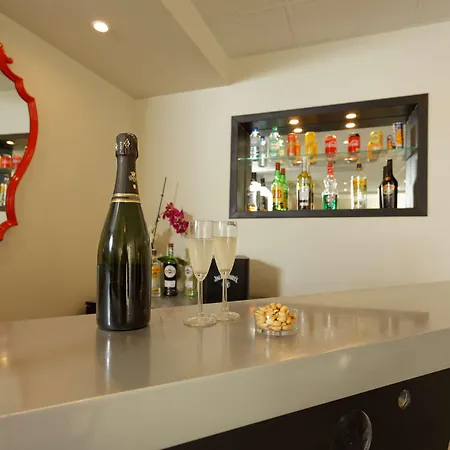 Kyriad Sud 3* Perpignano