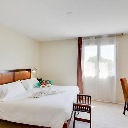 호텔 Kyriad Sud 3*