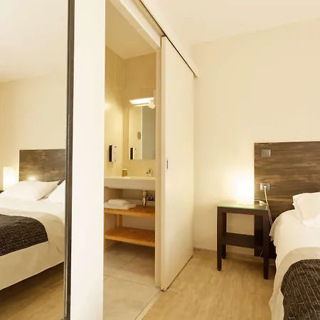 Kyriad Sud 3*