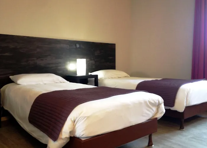 Hotell Kyriad Sud 3*