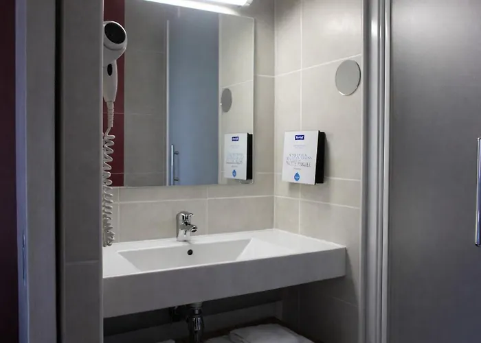 Kyriad Sud Hotell 3*